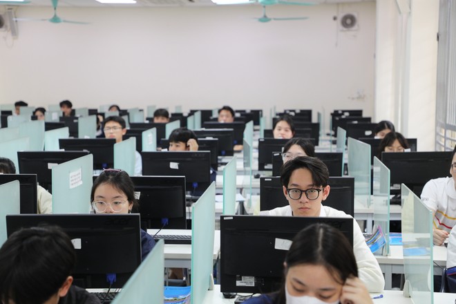 Hơn 100.000 thí sinh đã hoàn thành 6 đợt thi đánh giá năng lực năm 2024 do ĐHQG Hà Nội tổ chức Hơn 100.000 thí sinh đã hoàn thành 6 đợt thi đánh giá năng lực năm 2024 do ĐHQG Hà Nội tổ chức