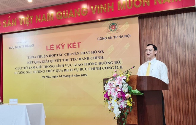 Ông Nguyễn Hùng Sơn, Giám đốc Bưu điện Hà Nội phát biểu tại lễ ký kết Ông Nguyễn Hùng Sơn, Giám đốc Bưu điện Hà Nội phát biểu tại lễ ký kết