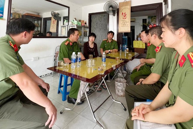 Đoàn công tác thăm hỏi gia đình liệt sỹ Đỗ Đức Việt và liệt sỹ Nguyễn Đình Phúc Đoàn công tác thăm hỏi gia đình liệt sỹ Đỗ Đức Việt và liệt sỹ Nguyễn Đình Phúc