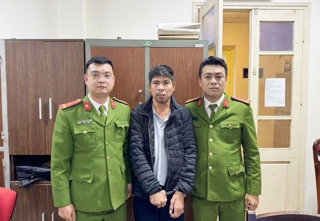 Nguyễn Văn Thành hiện đang bị tạm giữ hình sự để điều tra về hành vi trộm cắp tài sản Nguyễn Văn Thành hiện đang bị tạm giữ hình sự để điều tra về hành vi trộm cắp tài sản