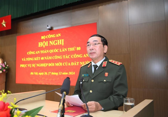 Thượng tướng Trần Quốc Tỏ, Ủy viên Trung ương Đảng, Phó Bí thư Đảng ủy CATW, Thứ trưởng Bộ Công an điều hành phần thảo luận Thượng tướng Trần Quốc Tỏ, Ủy viên Trung ương Đảng, Phó Bí thư Đảng ủy CATW, Thứ trưởng Bộ Công an điều hành phần thảo luận