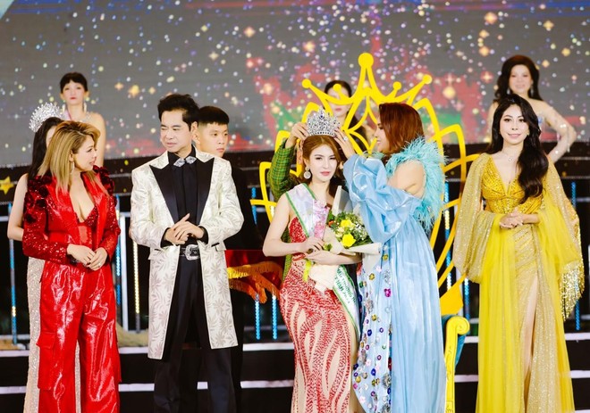 Tú Anh xuất sắc giành danh hiệu Á hậu 1