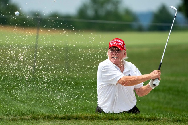Cựu Tổng thống Mỹ Donald Trump rất đam mê môn Golf