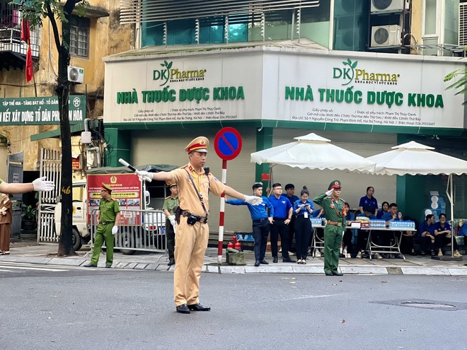 Với tinh thần nêu cao tinh thần trách nhiệm phục vụ nhân dân, lực lượng CSGT quyết tâm đảm bảo an toàn giao thông phục vụ Lễ Quốc tang Với tinh thần nêu cao tinh thần trách nhiệm phục vụ nhân dân, lực lượng CSGT quyết tâm đảm bảo an toàn giao thông phục vụ Lễ Quốc tang