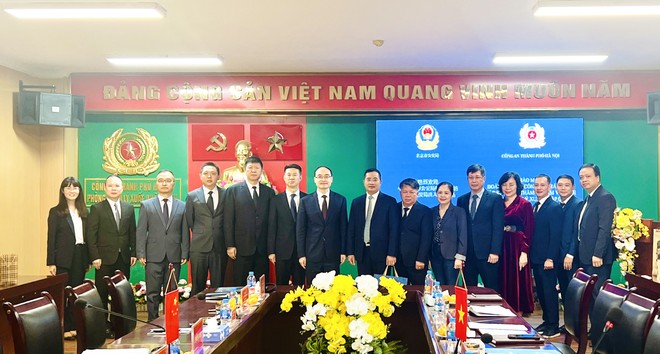 Các đại biểu chụp ảnh lưu niệm Các đại biểu chụp ảnh lưu niệm