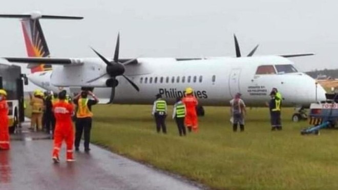 Hiện trường máy bay của hãng hàng không Philippine Airlines chở 33 người bị trượt đường băng khi hạ cánh