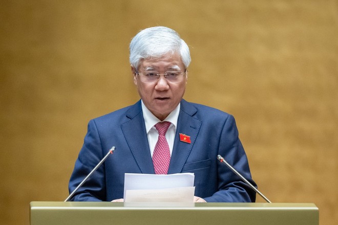 Chủ tịch Ủy ban Trung ương Mặt trận Tổ quốc Việt Nam Đỗ Văn Chiến trình bày Báo cáo trước Quốc hội