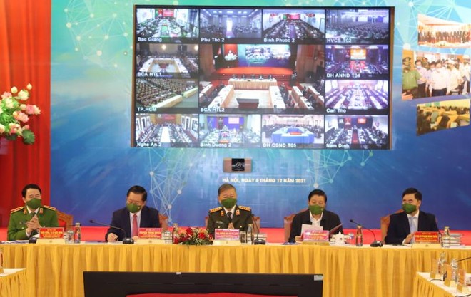 Các đồng chí lãnh đạo chủ trì hội thảo