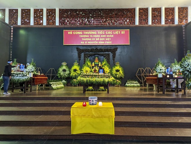 Trước 13h, các thủ tục, nghi lễ đã được chuẩn bị chu đáo Trước 13h, các thủ tục, nghi lễ đã được chuẩn bị chu đáo