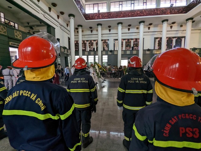 Tang lễ trọng thể 3 Liệt sỹ Công an Hà Nội anh dũng hy sinh vì sự bình yên của Nhân dân ảnh 31 Tang lễ trọng thể 3 Liệt sỹ Công an Hà Nội anh dũng hy sinh vì sự bình yên của Nhân dân ảnh 31