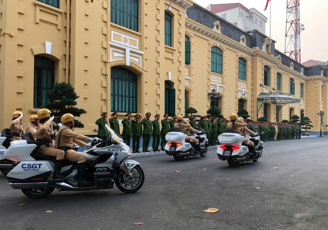 Đội hình tham dự lễ xuất quân