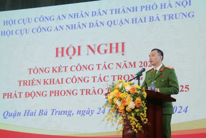 Đại tá Trương Văn Hồng -Trưởng CAQ Hai Bà Trưng phát biểu chúc mừng hội nghị Đại tá Trương Văn Hồng -Trưởng CAQ Hai Bà Trưng phát biểu chúc mừng hội nghị