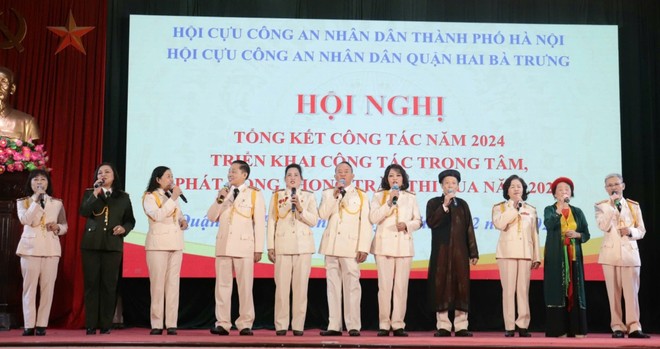 Tiết mục văn nghệ "cây nhà lá vườn" Tiết mục văn nghệ "cây nhà lá vườn"