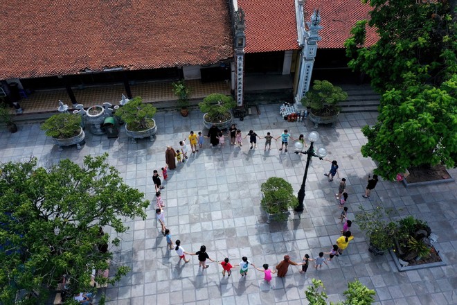 Chùa Bồ Đề hàng ngày ngoài tiếng kinh Phật còn luôn rộn vang tiếng cười của trẻ nhỏ