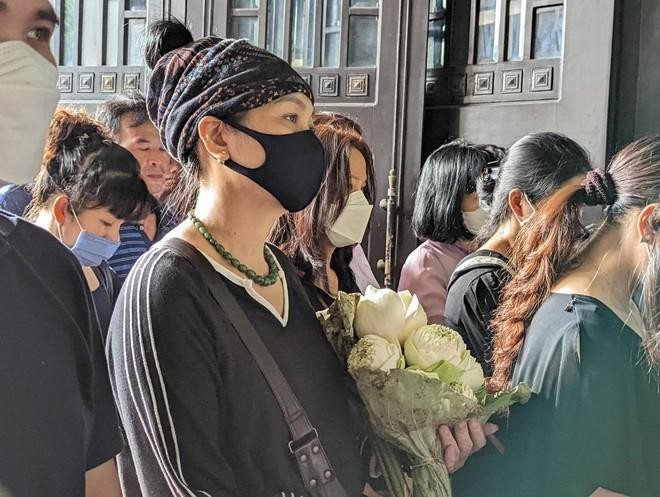 Mọi người ai cũng rất buồn và đau xót Mọi người ai cũng rất buồn và đau xót
