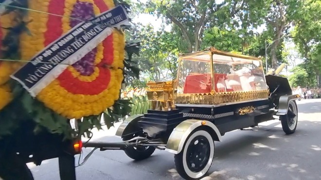 Cận cảnh linh xa chở di hài của Tổng Bí thư Nguyễn Phú Trọng. Ảnh: Minh Quân