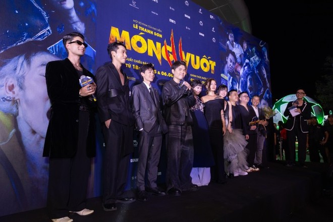 Dàn diễn viên của "Móng vuốt" tại buổi công chiếu