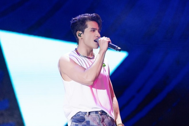 An ninh thủ đô - Hồ Ngọc Hà - Hương Giang và dàn sao Vbiz “đốt cháy” sân khấu trường Đại học HUTECH 93