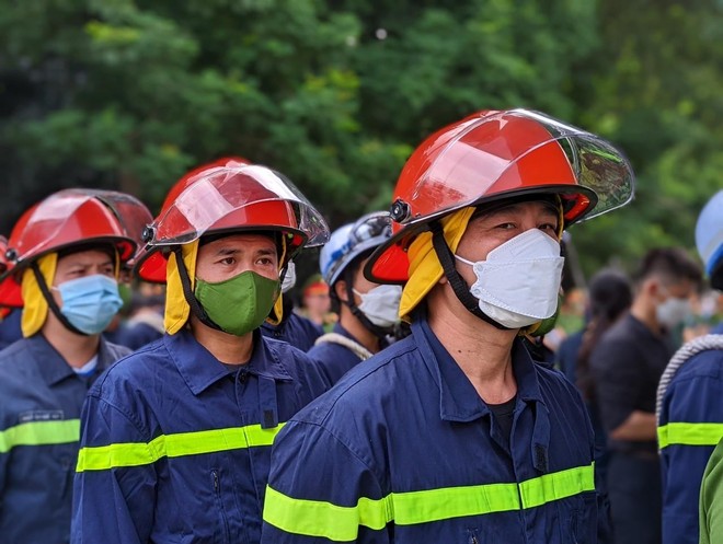 Tang lễ trọng thể 3 Liệt sỹ Công an Hà Nội anh dũng hy sinh vì sự bình yên của Nhân dân ảnh 52 Tang lễ trọng thể 3 Liệt sỹ Công an Hà Nội anh dũng hy sinh vì sự bình yên của Nhân dân ảnh 52