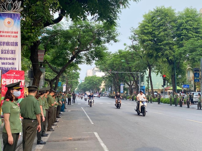 Tang lễ trọng thể 3 Liệt sỹ Công an Hà Nội anh dũng hy sinh vì sự bình yên của Nhân dân ảnh 64 Tang lễ trọng thể 3 Liệt sỹ Công an Hà Nội anh dũng hy sinh vì sự bình yên của Nhân dân ảnh 64