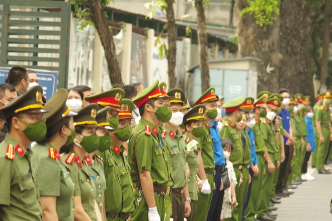 Ai cũng rất xúc động, tiếc thương các liệt sỹ đã hy sinh vì bình yên, hạnh phúc của nhân dân Ai cũng rất xúc động, tiếc thương các liệt sỹ đã hy sinh vì bình yên, hạnh phúc của nhân dân