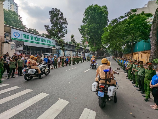 Tang lễ trọng thể 3 Liệt sỹ Công an Hà Nội anh dũng hy sinh vì sự bình yên của Nhân dân ảnh 75 Tang lễ trọng thể 3 Liệt sỹ Công an Hà Nội anh dũng hy sinh vì sự bình yên của Nhân dân ảnh 75