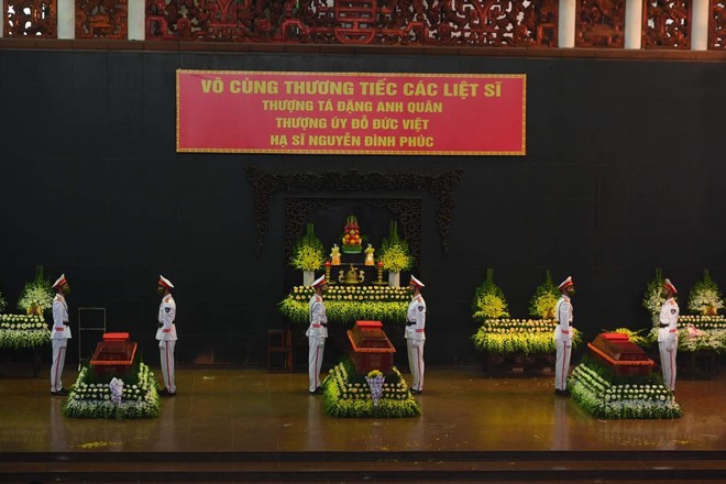 Tổ chức trọng thể lễ truy điệu các liệt sỹ Tổ chức trọng thể lễ truy điệu các liệt sỹ