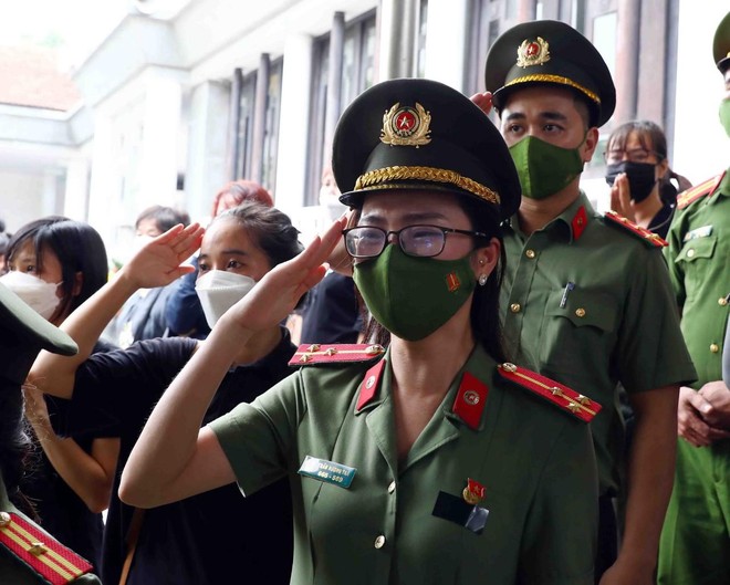 Tang lễ trọng thể 3 Liệt sỹ Công an Hà Nội anh dũng hy sinh vì sự bình yên của Nhân dân ảnh 92 Tang lễ trọng thể 3 Liệt sỹ Công an Hà Nội anh dũng hy sinh vì sự bình yên của Nhân dân ảnh 92