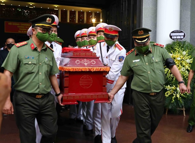 Ban Giám đốc CATP tiễn biệt người đồng đội Ban Giám đốc CATP tiễn biệt người đồng đội
