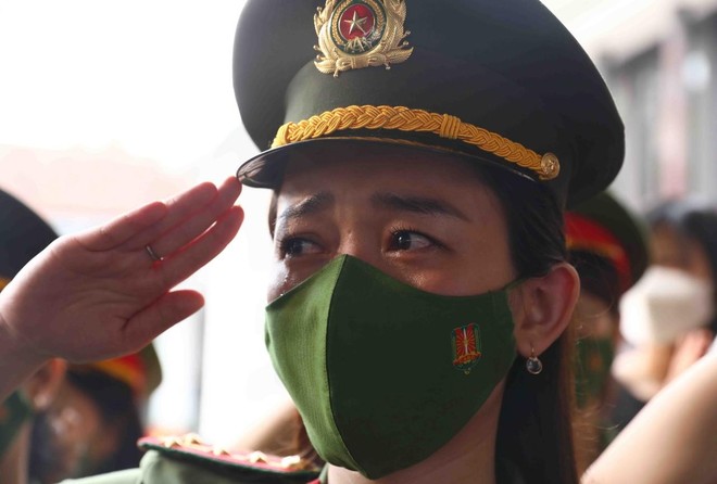 Vĩnh biệt nhé! Đồng đội ơi! Vĩnh biệt nhé! Đồng đội ơi!