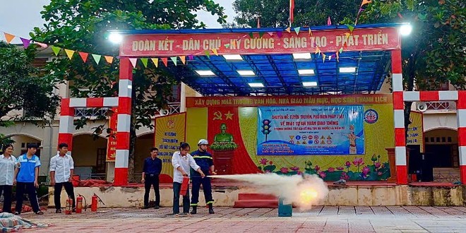 Hướng dẫn kỹ năng sử dụng bình chữa cháy xách tay, chữa đám cháy khí gas, xăng dầu.