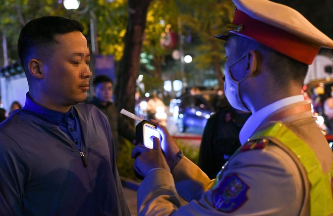 Lái xe N.M.H vi phạm ở mức 0,135mg/l khí thở