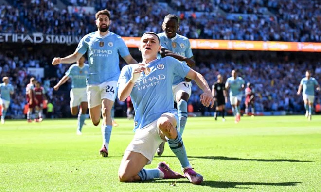 Phil Foden cho thấy mình xứng đáng với danh hiệu Cầu thủ xuất sắc nhất mùa vừa nhận