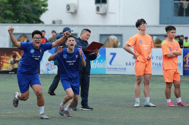 THPT IVS thắng THPT Phúc Lợi trên loạt luân lưu THPT IVS thắng THPT Phúc Lợi trên loạt luân lưu