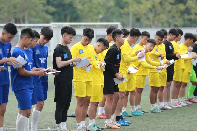 Khoảnh khắc đầy hồi hộp của gần 60 cầu thủ