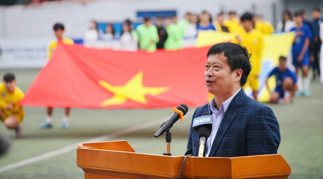 Ông Nguyễn Thanh Bình - Trưởng Ban Biên tập An ninh Thủ đô - Trưởng Ban Tổ chức giải phát biểu trước trận chung kết (Ảnh: Thuần Thư)