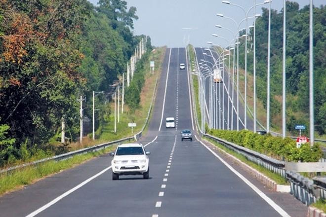 Bộ GTVT cho biết, sẽ sớm đầu tư các tuyến cao tốc nối Tây Nguyên với miền Trung, Đông Nam bộ và TP.HCM Bộ GTVT cho biết, sẽ sớm đầu tư các tuyến cao tốc nối Tây Nguyên với miền Trung, Đông Nam bộ và TP.HCM