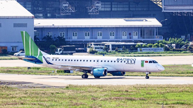 Một chuyến bay của Bamboo Airways từ Hà Nội đi Côn Đảo đã phải hạ cánh khẩn xuống Tân Sơn Nhất cấp cứu 1 hành khách