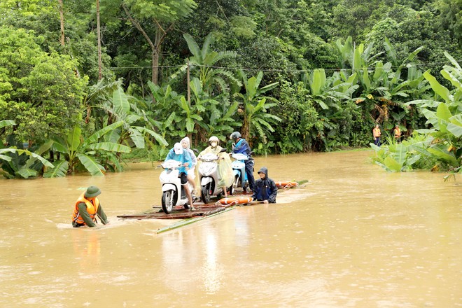 Quốc lộ 279 qua huyện Bắc Quang, Hà Giang bị ngập do mưa lớn