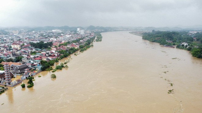 Lũ trên sông Thao tại Yên Bái vượt mức nước lũ lịch sử hàng chục năm qua