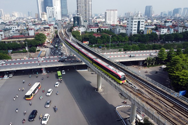 Hà Nội điều chỉnh luồng tuyến các tuyến buýt nhằm tăng cường kết nối, trung chuyển hành khách cho đoạn trên cao của tuyến đường sắt đô thị Nhổn - Ga Hà Nội.