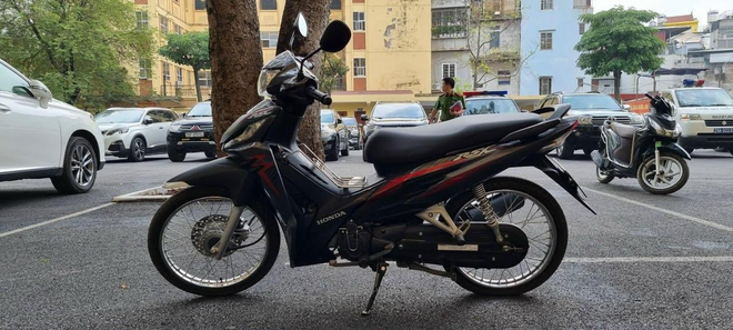 Ai là chủ nhân chiếc xe máy Honda wave RSX