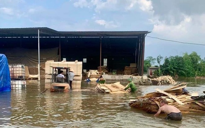 Thuỷ điện Thác Bà xả lũ lớn nhất từ trước đến nay gây ngập lụt vùng hạ du