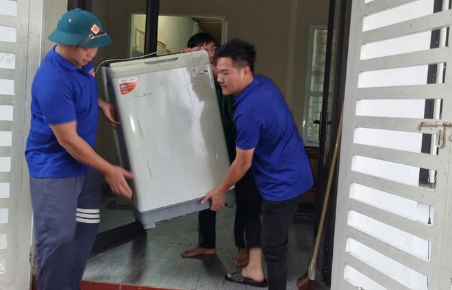 Giúp dân di chuyển tài sản