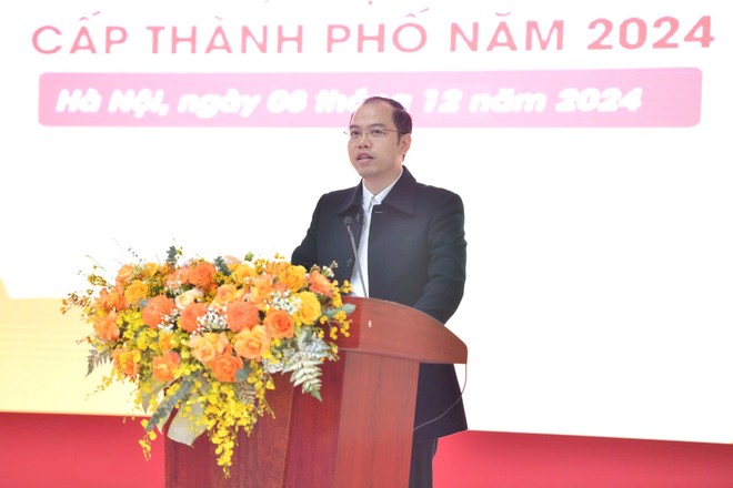 Phó Bí thư Thành đoàn, Chủ tịch Hội Sinh viên Việt Nam thành phố Hà Nội Nguyễn Tiến Hưng phát biểu tại chương trình