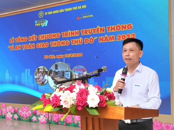 Tổng Biên tập Báo Kinh tế & Đô thị Nguyễn Thành Lợi phát biểu tại buổi lễ Tổng Biên tập Báo Kinh tế & Đô thị Nguyễn Thành Lợi phát biểu tại buổi lễ