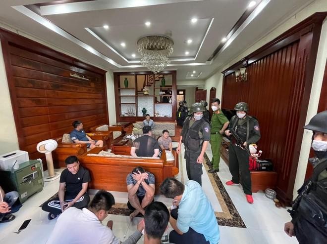 Công an huyện Gia Lâm phối hợp các đơn vị thuộc Bộ Công an triệt phá đường dây đánh bạc 14.000 tỷ đồng