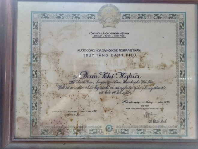 Huân chương Độc lập hạng Ba và danh hiệu Bà mẹ Việt Nam Anh hùng của sư cô Đàm Thị Nghĩa