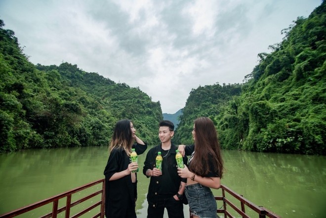 Thưởng thức những chai Trà Xanh Không Độ giữa thiên nhiên mát lành là cách người trẻ đặc biệt yêu thích để giải nhiệt cuộc sống ngày nắng nóng Thưởng thức những chai Trà Xanh Không Độ giữa thiên nhiên mát lành là cách người trẻ đặc biệt yêu thích để giải nhiệt cuộc sống ngày nắng nóng