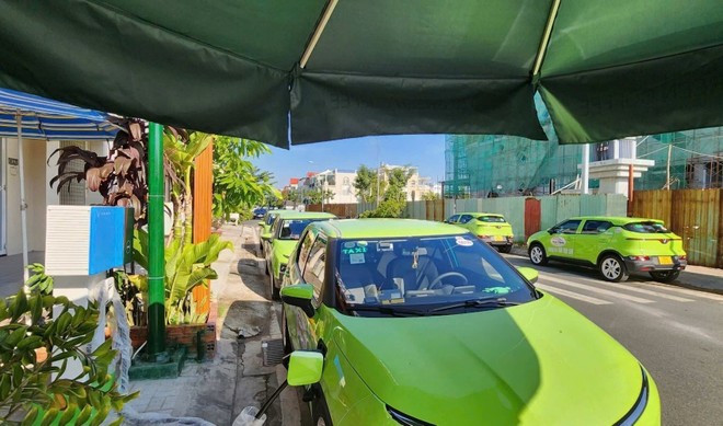 Lượng xe điện ở Long Xuyên tăng nhanh nên anh Hưng đang có ý định đầu tư thêm trụ sạc nhượng quyền. Lượng xe điện ở Long Xuyên tăng nhanh nên anh Hưng đang có ý định đầu tư thêm trụ sạc nhượng quyền.